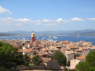 Le Port de Saint Tropez - By Ryodo477 (Own work) [GFDL (http://www.gnu.org/copyleft/fdl.html) or CC BY-SA 3.0 (http://creativecommons.org/licenses/by-sa/3.0)], via Wikimedia Commons
